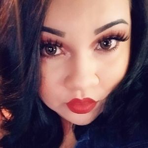 Meet your Posher, Jazmine
